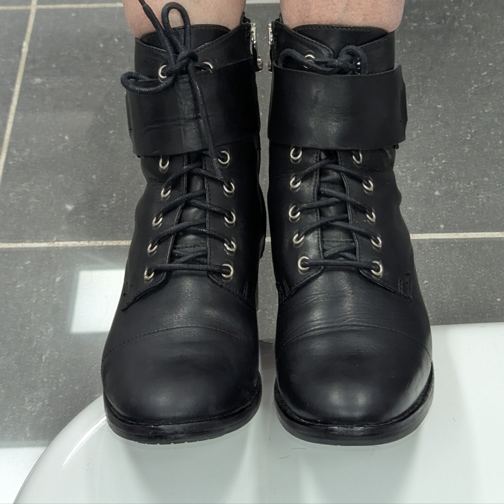 Fabianelli Women's Black Ankle Boots